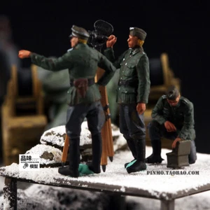 1/72 German Battlefield Camera Officer 3 Soldiers With Camera Finished Color Mod - Picture 1 of 5