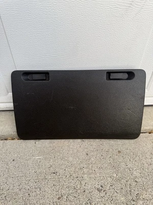 2006-10 Hummer H3 задняя левая сторона отсека для хранения дверная крышка панель OEM GM - Изображение 1 из 2