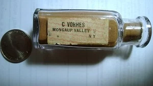 ANTIQUE MEDICINE BOTTLE "BOERICKE & TAFEL" WITH THE ORIGINAL CORK AND MEDICINE - Picture 1 of 4