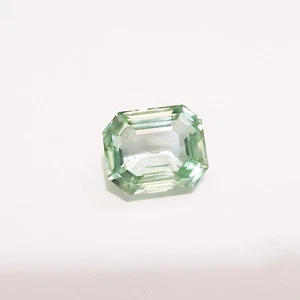 Piedra preciosa suelta de regalo extra con forma de octágono de zafiro natural de luz verde de 12,10 quilates - Imagen 1 de 8