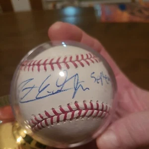 Nice Rawlings Official Major League Baseball Signed By Roy Jones Jr With... - Picture 1 of 3