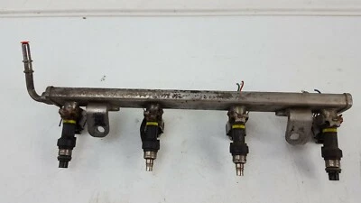 Nissan Cube 2009-2014 riel de combustible con conjunto de inyectores OEM Foto 1 de 2