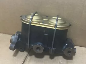 GM 5468115 Master Cylinder with J1703 Lid -- NOS OEM - Picture 1 of 12