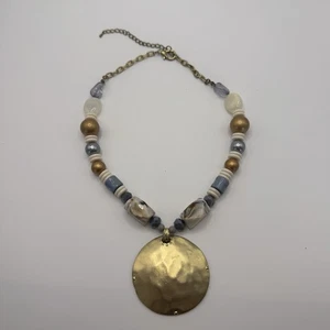 Eclectic Beaded Necklace – Gold Disc Pendant with Mixed Beads & Ceramic Accents - Bild 1 von 4