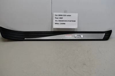 BMW 525I 2007 cubierta de moldura de umbral de puerta lateral del pasajero delantero derecho OEM y ANA Foto 1 de 4