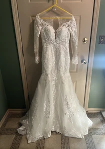 wedding dress mermaid style with train, white off shoulder measurements provided - Picture 1 of 11