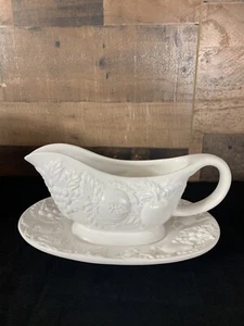 Gibson 2 Stück weiße Sauciere mit Unterteller Obst - Bild 1 von 5