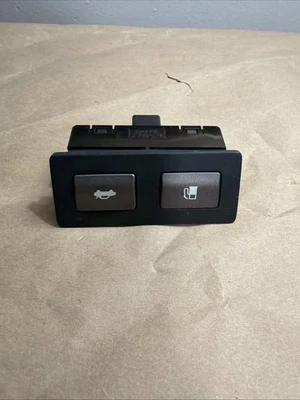 2007-2012 Lexus LS460 LS460L tampa do porta-malas de combustível interruptor aberto fabricante de equipamento original - Imagem 1 de 4