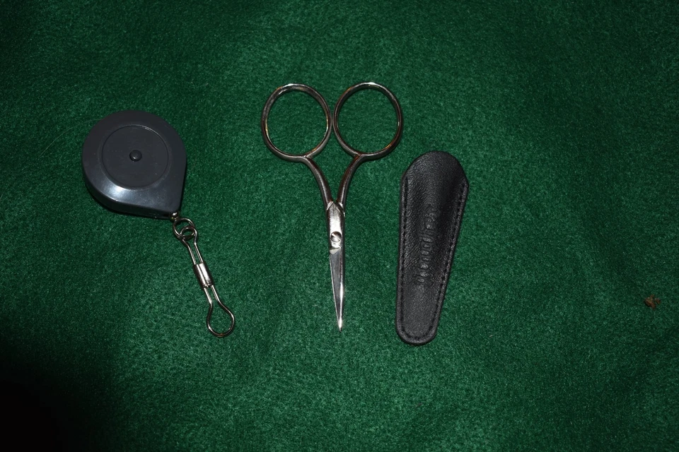 Gingher 3 1/2 inch cross stitch scissors and keeper - Image 1 of 1