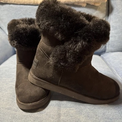 Juicy Couture Women’s Black Fur Boots with Faux Fur Lining Size 7 Mint Cond - Image 1 of 4