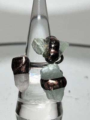 Anel ajustável de cobre fluorita/quartzo transparente - UV reativo - Imagem 1 de 4