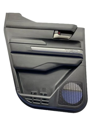 TOYOTA TACOMA N400 2025 PANEL DE MOLDURA DE PUERTA INTERIOR DEL CONDUCTOR TRASERO IZQUIERDO | NEGRO (EA20) Foto 1 de 4