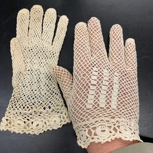 Vintage Victorian Off White Hand Knit Fishnet Crochet Gloves XS S - Picture 1 of 9