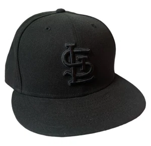 St. Louis Cardinals STL Black On Black Fitted Cap Hat New Era 59FIFTY - Picture 1 of 8