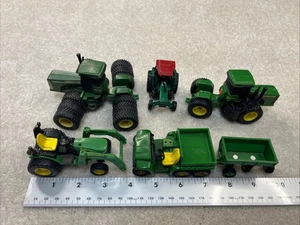 Lot Of 6 Vintage ERTL John Deere Tractors And Carts See Pics 1/64 Scale - Picture 1 of 18