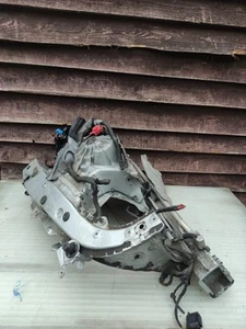 BMW SERIE 5 F10 F11 2010-2016 CONDUCTOR PIERNA DERECHA CHASIS ALERÓN INTERIOR FLANCO - Imagen 1 de 6