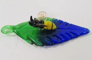 Hand Blown Glass Bumble Bee on Leaf Christmas Tree Ornament Sun Catcher 3.75" - Picture 1 of 8