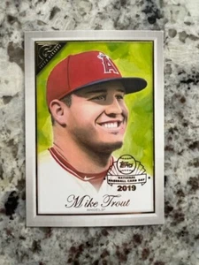 2019 TOPPS GALLERY PREVIEW CARD BASEBALL CARD DAY ANGELS MIKE TROUT #GP-MT - Bild 1 von 1