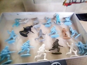 VINTAGE charbens plastic toy soldiers FFL French Foreign Legion X 20 - Picture 1 of 1