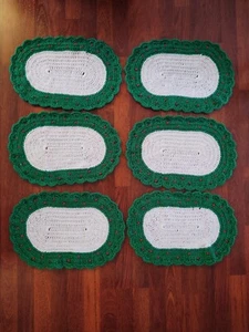 Set of 6 Vintage Oval Hand Crocheted Christmas Placemats - Picture 1 of 3