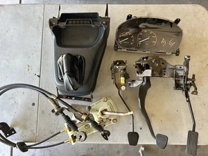 97-01 Honda CRV B20 AWD Manual Pedals, Shifter Cables, Cluster, Shifter Bezel - Picture 1 of 13