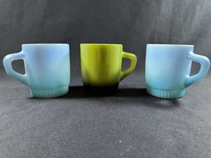 VTG Set of 3 FIRE KING MULTI COLOR MUGS CUPS Stackable D Handles Anchor Hocking - Picture 1 of 3