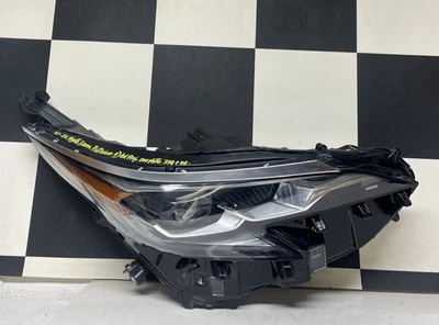 Faro proyector LED derecho Toyota Sienna Platinum 2021-2025 usado fabricante original  Foto 1 de 4
