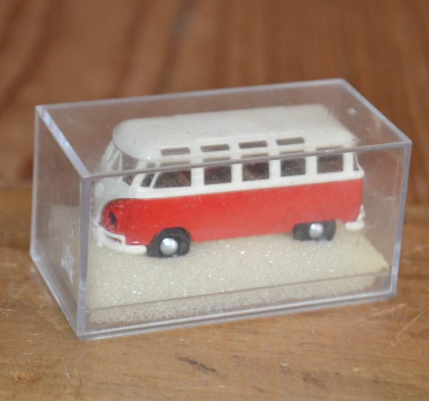 Autobús vintage Brekina Volkswagen VW de 23 ventanas escala HO 1:87 Foto 1 de 4