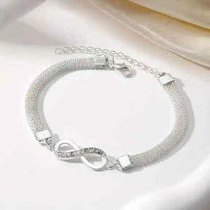 Infinity Symbol Armband mit funkelnden Strasssteinen - Bild 1 von 3