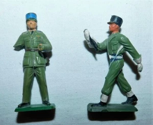 STARLUX 1/32 SOLDAT . 1 OFFICIER KEPI BLEU & 1 LEGIONNAIRE KEPI NOIR A RESTAURER - Picture 1 of 3