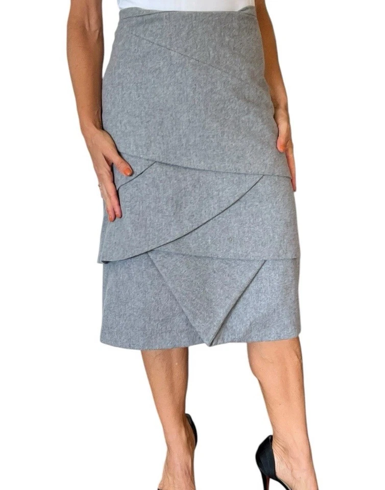 FALDA LÁPIZ ORIGAMI EN CAPAS FIELTRO LANA VIRGEN GRIS HECHA EN ITALIA MICHAEL KORS 12 Foto 1 de 4