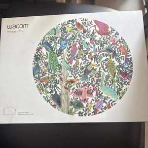 Wacom Intuos Pro Medium Bluetooth Graphics Drawing Black Tablet | Sealed - Photo 1/5