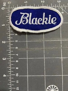 Vintage Blackie Nome Tag Patch Distintivo Scritta Corsivo Bianco Blu Petrolio e Gas Garage - Foto 1 di 3