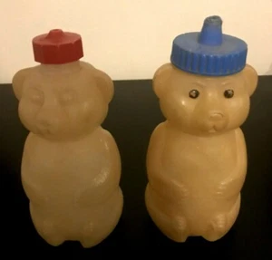 2 VINTAGE PLASTIC BEAR SAUCE BOTTLES - Bild 1 von 4