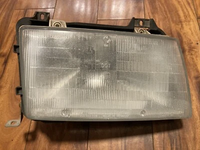Conjunto de faros de pasajero diestro Saab 9000 1985-1990 OEM genuino Hella Foto 1 de 3