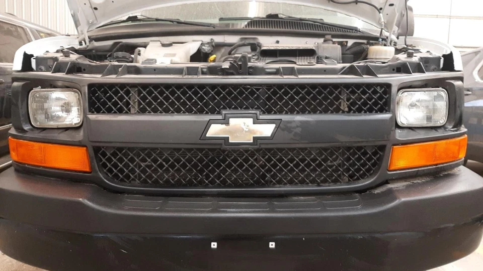 Решетка от оригинального производителя для Express 2500 Van Assy черный текст с эмблемой с ямками - Изображение 1 из 1