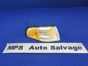 1994-1998 Ford Mustang OEM Right Passenger Side Marker Light J83 - Foto 1 di 7