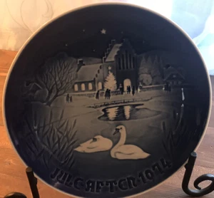 Plato Coleccionable Navidad Royal Copenhagen B&G - 1974 NAVIDAD EN EL PUEBLO. - Imagen 1 de 3