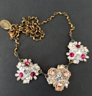 Collar Michal Negrin Rosas Racimo Floral Blanco y Rosa Caliente Cristal de Swarovski Foto 1 de 4