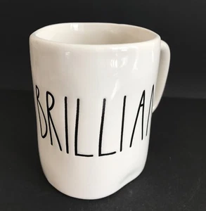 RAE DUNN Taza de Té de Café BRILLANTE Negra Grande Granja Letras Impresas Nueva - Imagen 1 de 4