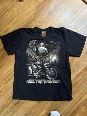 Camiseta Feel The Thunder Para Hombre Grande Motociclista Águila Negra Gráfica Delantera y Trasera Foto 1 de 4