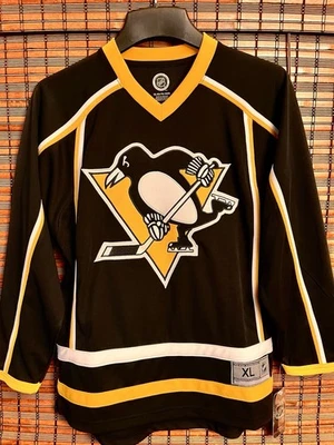 PITTSBURGH PENGUINS HOCKEY JERSEY  BOYS XL 18-20 BLACK  NEW CROSBY LEMIEUX JAGR - Image 1 of 4