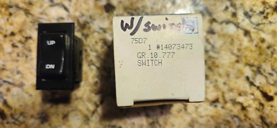 Nuevo de Lote Antiguo 1982-1990 Chevy Camaro Pontiac Firebird Interruptor de Ventana GM 14034355 14073473 Foto 1 de 4