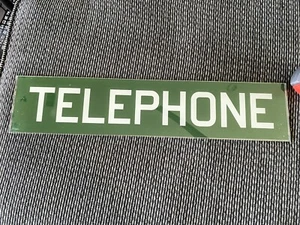 Antiguo letrero publicitario de cabina telefónica de vidrio pintado al revés ~ verde y blanco - Imagen 1 de 4