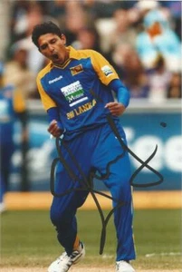 SRI LANKA CRICKET: SURAJ RANDIV SIGNED 6x4 ODI ACTION PHOTO+COA - Imagen 1 de 1