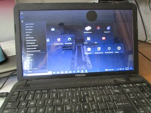 Toshiba Satellite C885D-S5235 System Unit - Picture 1 of 7
