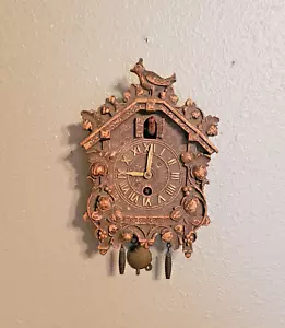 1937 Bobbing Cuckoo Style Lux Wall Clock No Key Perched Bird - Picture 1 of 7