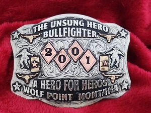 RODEO BULL FIGHTER CHAMPION TROPHÄE GÜRTELSCHNALLE☆WOLF POINT MONTANA☆SELTEN☆2001☆328 - Bild 1 von 12