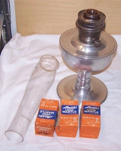 Aladdin Öllampe - Modell 23 Brenner, 3 Mantel, Lox-On Schornstein - Bild 1 von 4