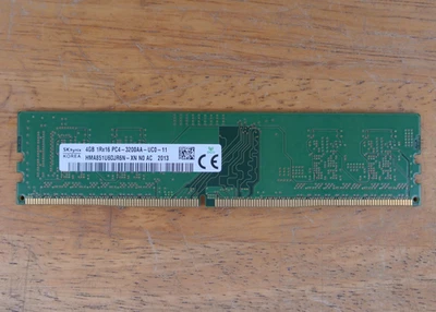 SK hynix 4 GB 1Rx16 DDR4 DIMM PC4-3200AA-UC-11 Desktop RAM - Image 1 of 2